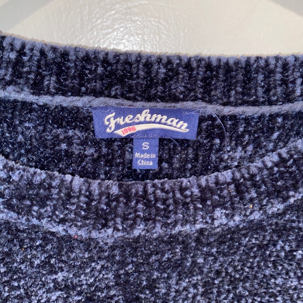 Sweater - Picture 2 of 3